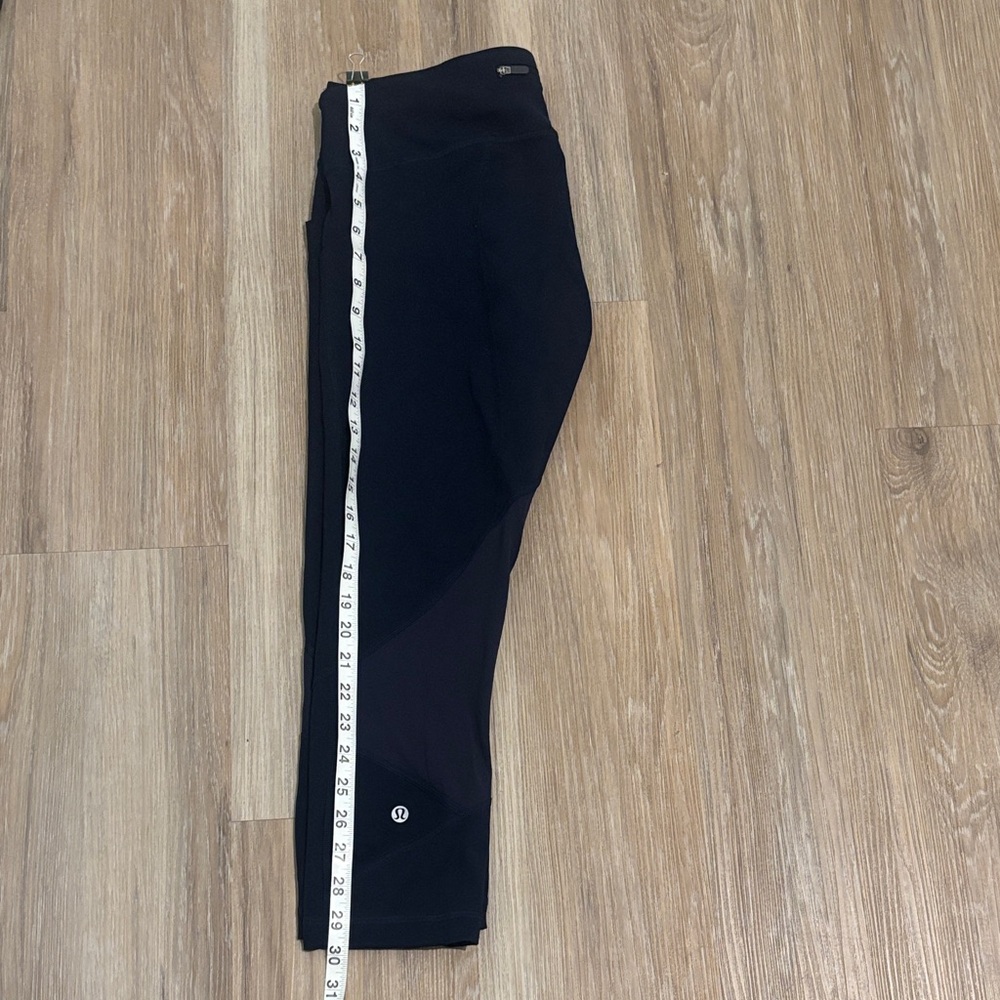 Lululemon capri leggings, Size 8, Navy Blue